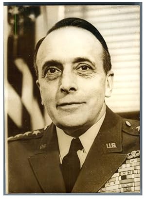 U.S.A., General L. Lemnitzer, former Commander of N.A.T.O .