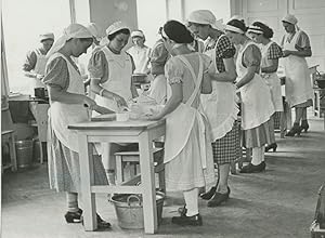 Österreich, Hochbetrieb in der Küche, 1954