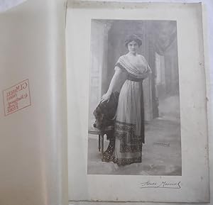 ANDREE BARELLY - ACTRICE & COMEDIENNE - PORTRAIT PHOTOGRAPHIQUE ORIGINAL SIGNE C. 1907