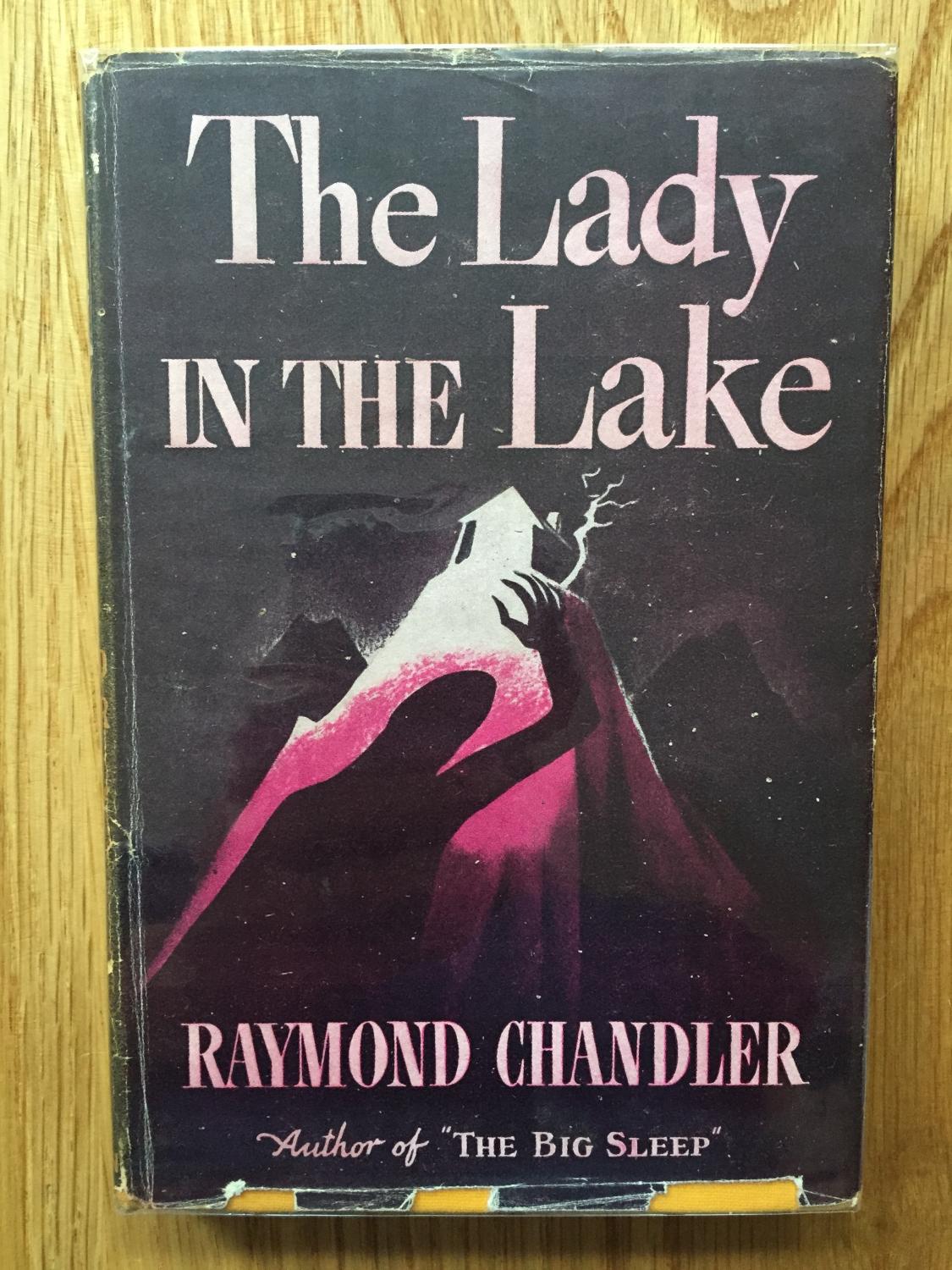 Lake book. Чандлер the Lady in the Lake. Lady in the Lake книга. Леди в озере книга.