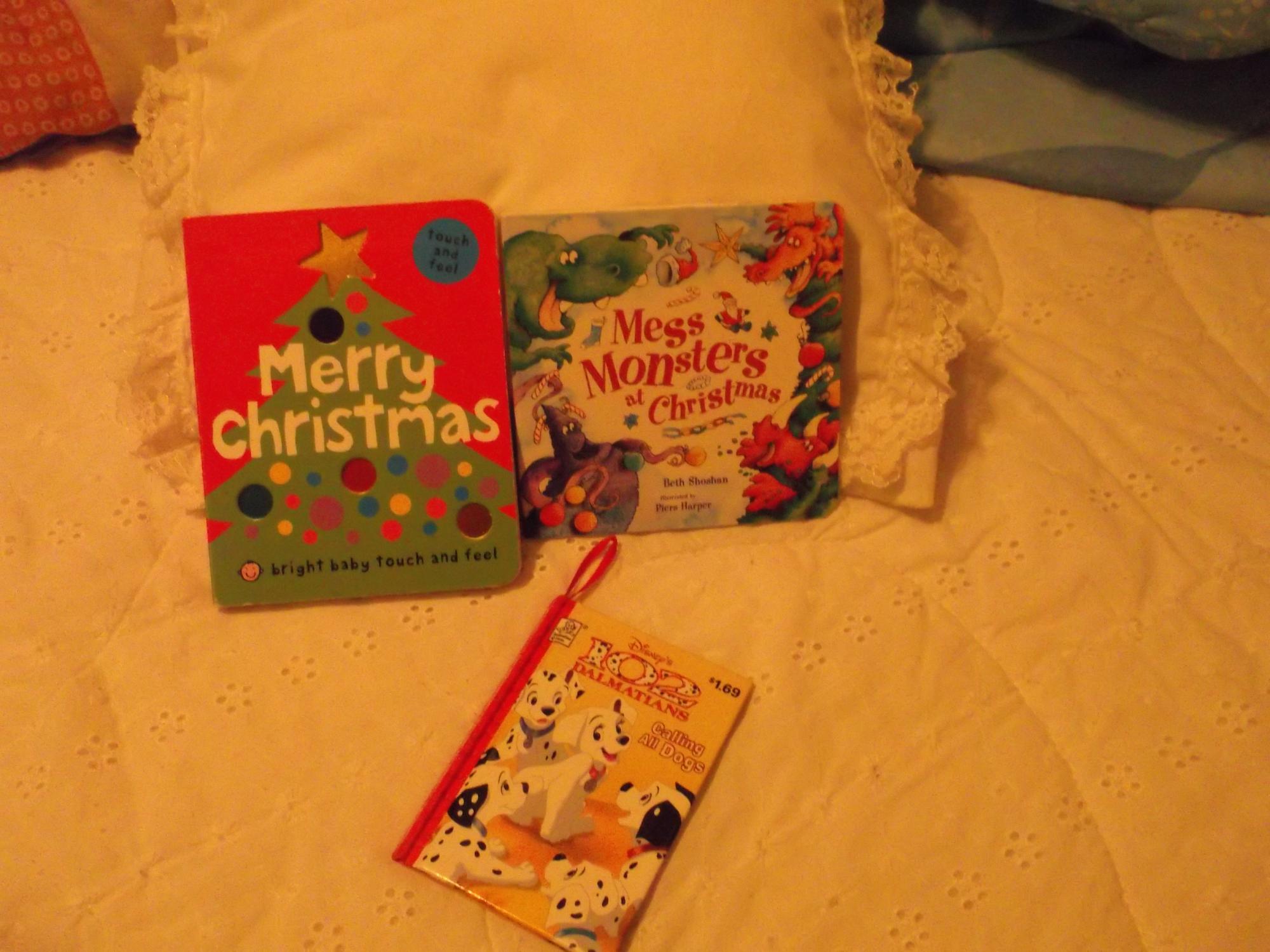 Bright Baby Touch /& Feel Merry Christmas