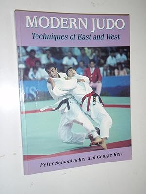 Paperback Book Human Kinetics Mastering Judo