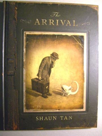 The Arrival Tan, Shaun [Near Fine] [Hardcover]
