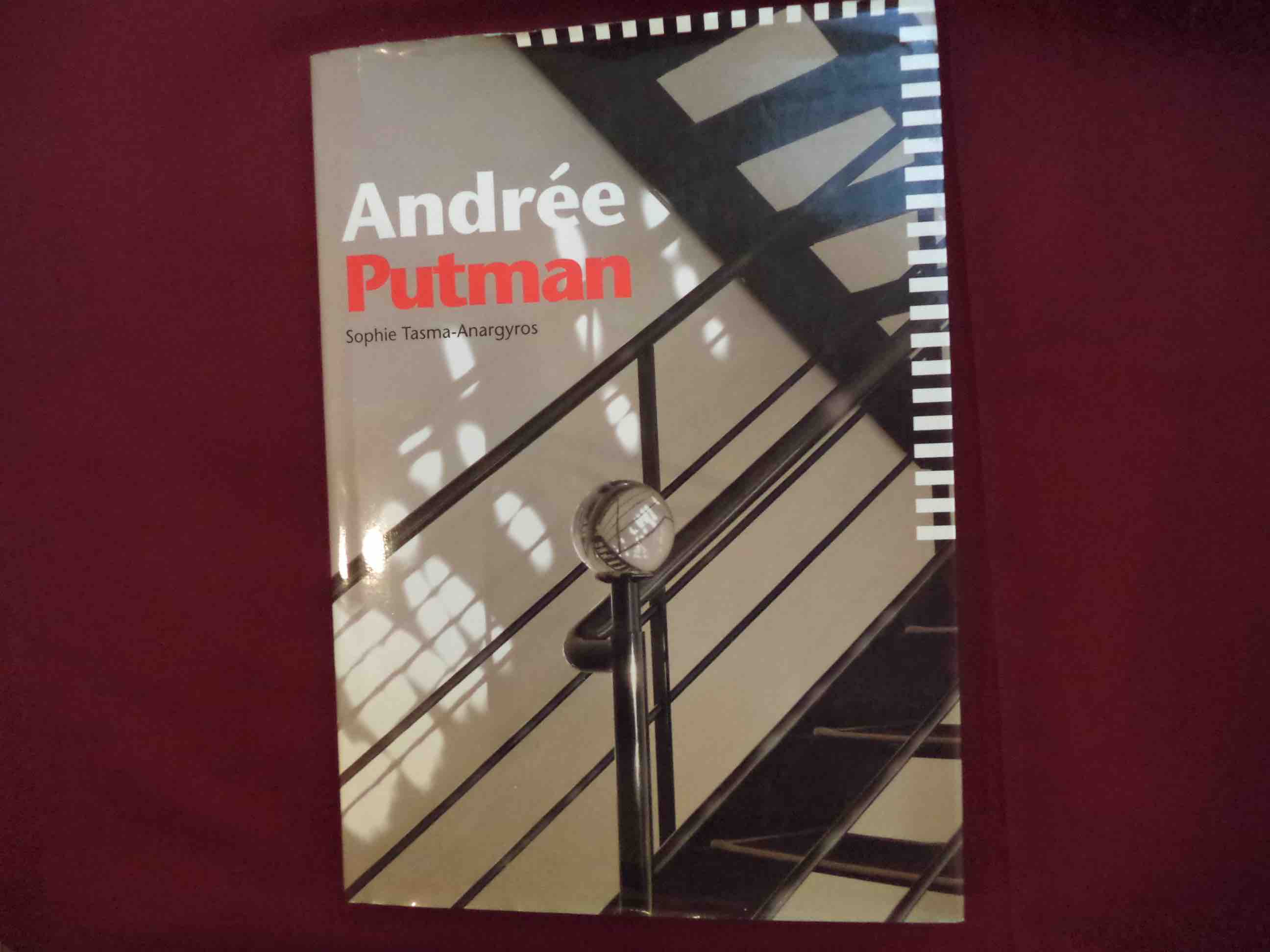 は自分にプチご褒美を Putman. Andree by cover Hard Sophie.: Tasma-Anargyros, 洋書