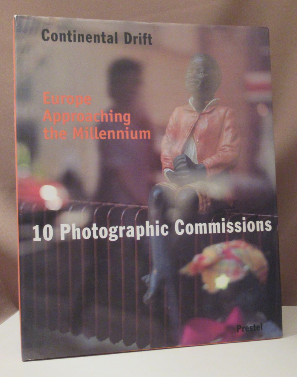 Europe approaching the Millenium. 10 Photographic Commissions. Edited by M. L. Sand and Anne McNeill. - Continental Drift.