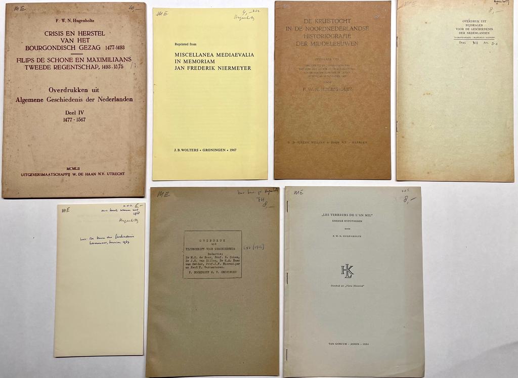 [History, Hugenholtz] Zeven overdrukken e.a. van artikelen van F.W.N. Hugenholtz, 1950-1967. [ ]