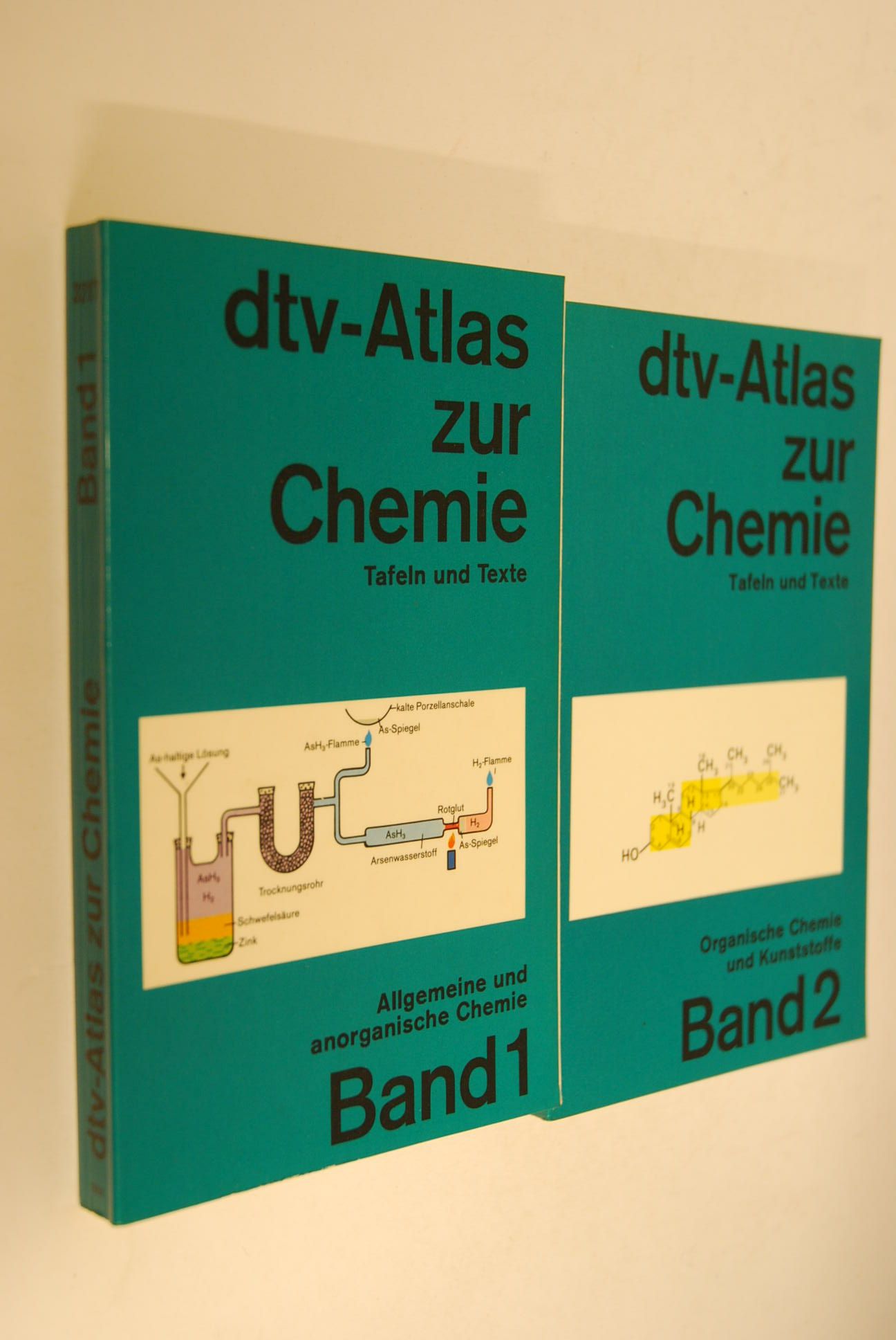 dtv-Atlas zur Chemie Tafeln und Texte Band 1: Allgemeine und anorganische Chemie Band 2: Organische Chemie und Kunststoffe, 2 Bände - oA,