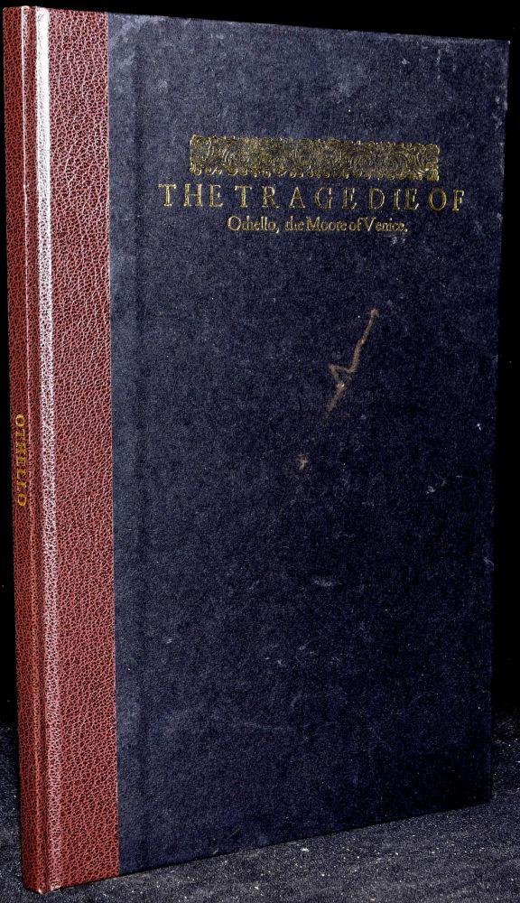 THE TRAGEDIE OF OTHELLO, THE MOORE OF VENICE. A FACSIMILE FROM THE FIRST FOLIO - William Shakespeare | Anthony James West (Introduction)