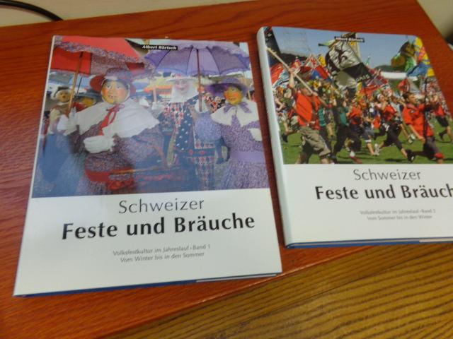 Schweizer Feste und Bräuche - Volksfestkultur im Jahreslauf (2 Bde., compl.). Bd. 1: Vom Winter bis in den Sommer; Bd. 2: Vom Sommer bis in den Winter. - Bärtsch, Albert