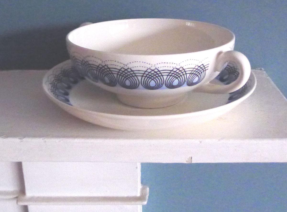 RAVILIOUS WEDGWOOD PERSEPHONE SAUCER SOUP GREAT CONDITION 