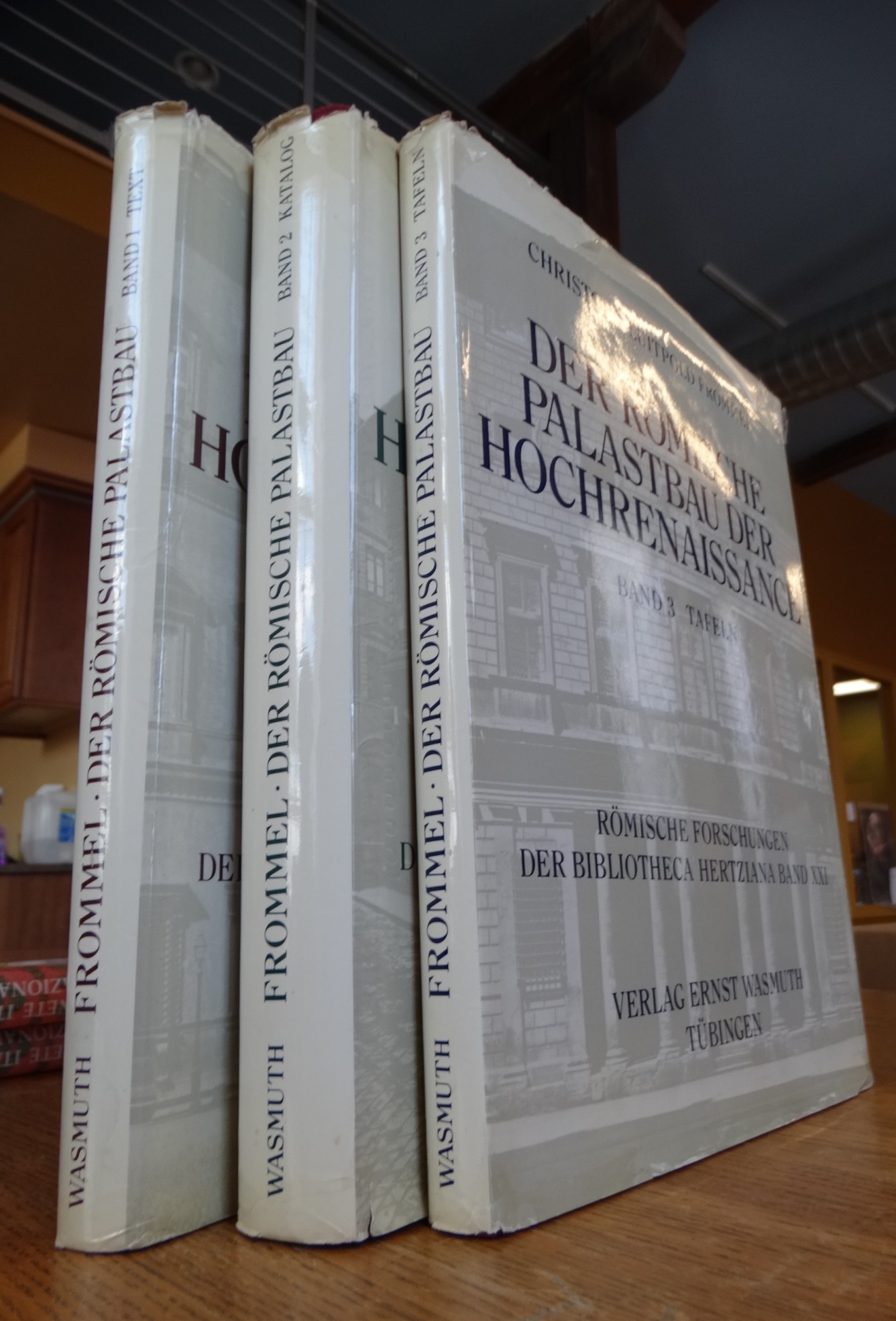 Der Römische Palastbau der Hochrenaissance: Band 1, Text ; Band 2, Katalog ; Band 3, Tafeln (3 vols.) - Frommel, Christoph Luitpold