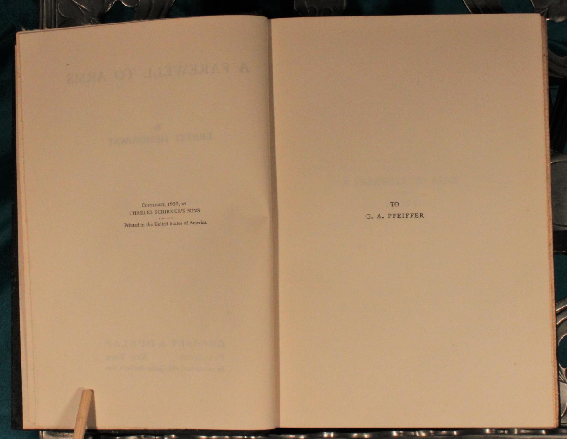 A Farewell to >Arms by Ernest Hemingway Muito bom Capa dura (1929