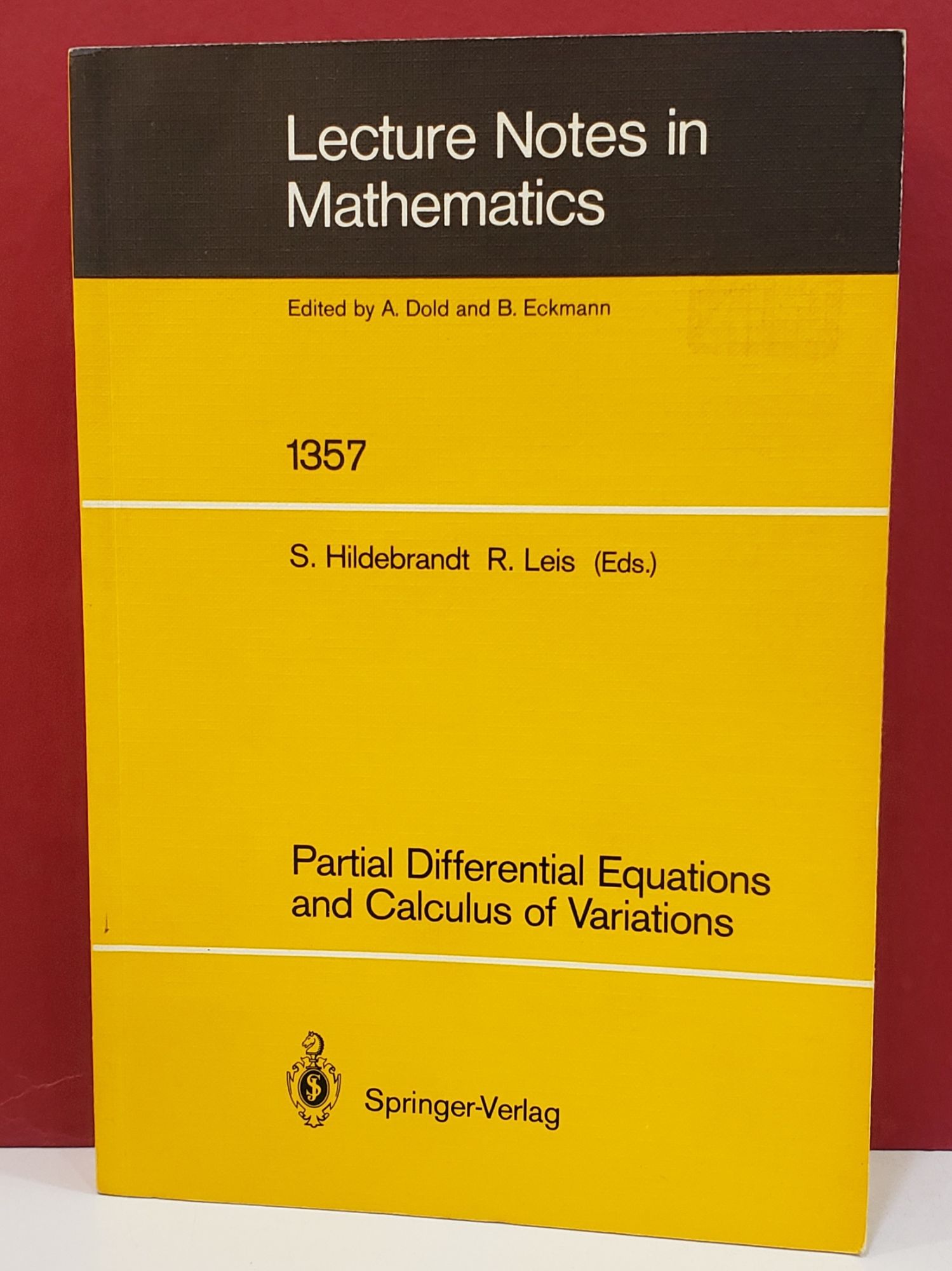 Partial Differential Equations and Calculus of Variations - Stefan Hildebrandt, Rolf Leis (eds)