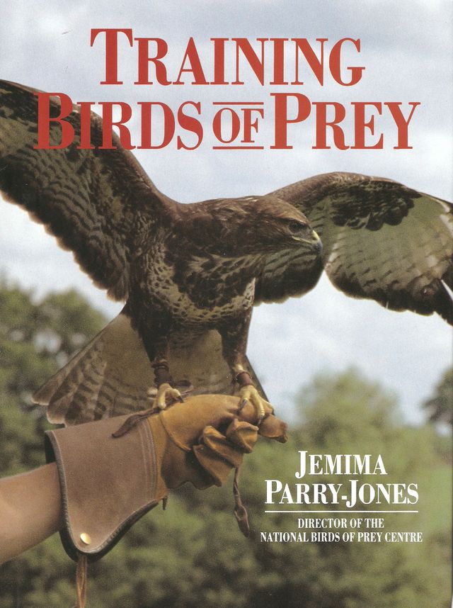 TRAINING BIRDS OF PREY. By Jemima Parry-Jones. - Parry-Jones (Jemima).