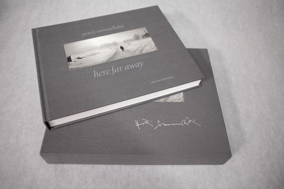 優待特典一覧 AWAY FAR HERE SAMMALLAHTI: PENTTI - THE FROM PHOTOGRAPHS アート・デザイン・音楽