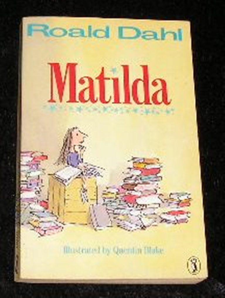 Matilda by Roald Dahl: Very Good Trade Paperback (1989) 7th Impession.