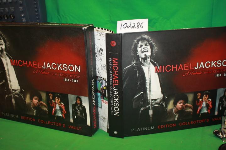 Michael Jackson a Tribute to the King of Pop, 1958-2009 Platinum Edition Collector's by Lifton, David; Whitman Publishing: HARDBACK PICTORIAL (2009) | Princeton Antiques Bookshop