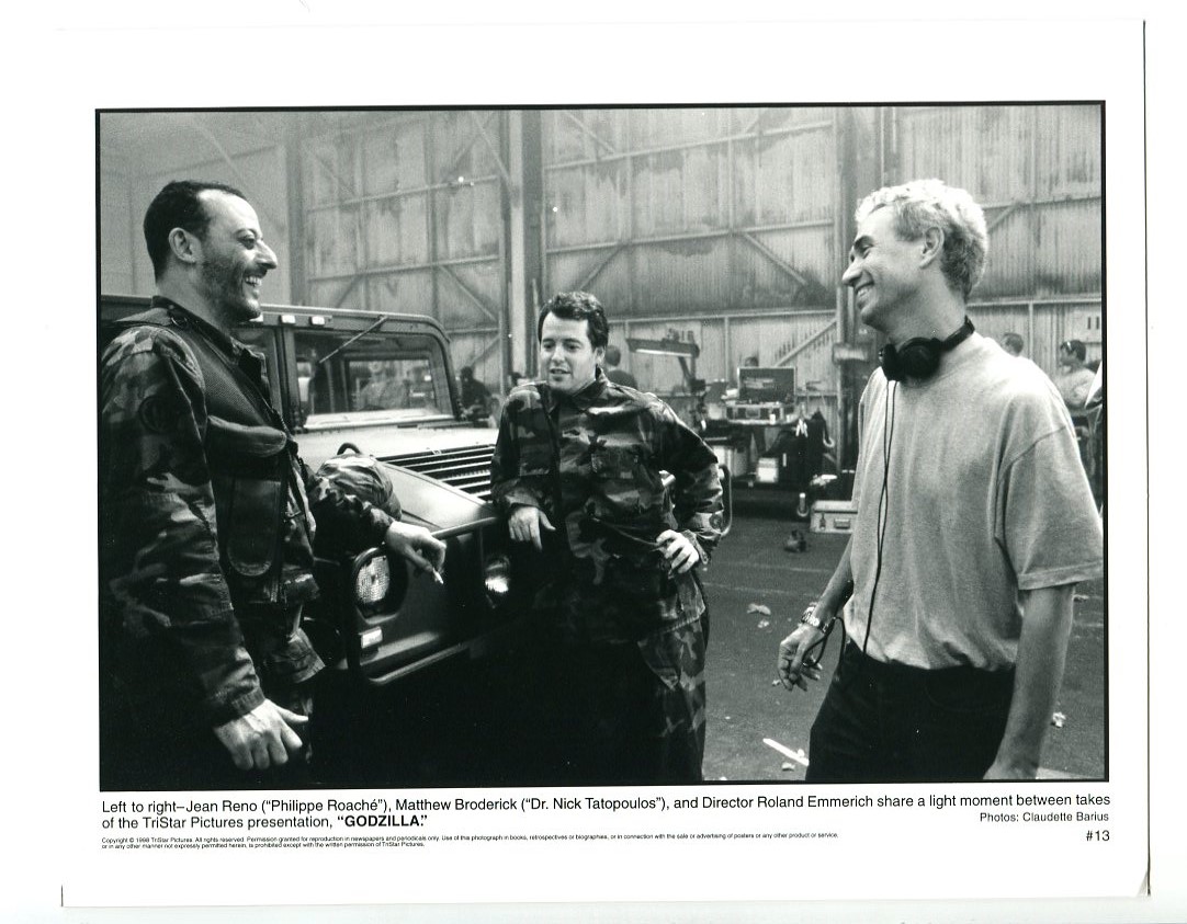 Godzilla8x10PromoStillJean RenoMatthew BroderickDirector Roland Emmerich Fine Softcover