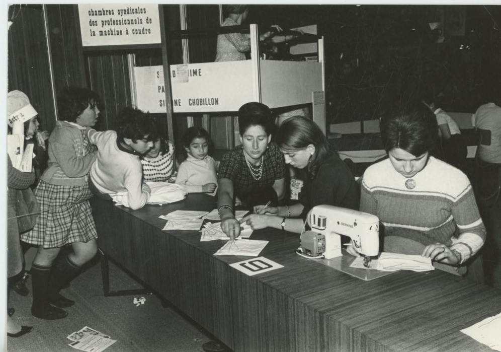 France, Chambre Syndicale des Professionnels de la Machine à Coudre Photographie originale / Original photograph [ ]