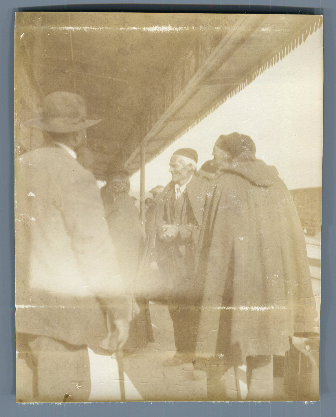 Scène de genre by Photographie originale / Original photograph