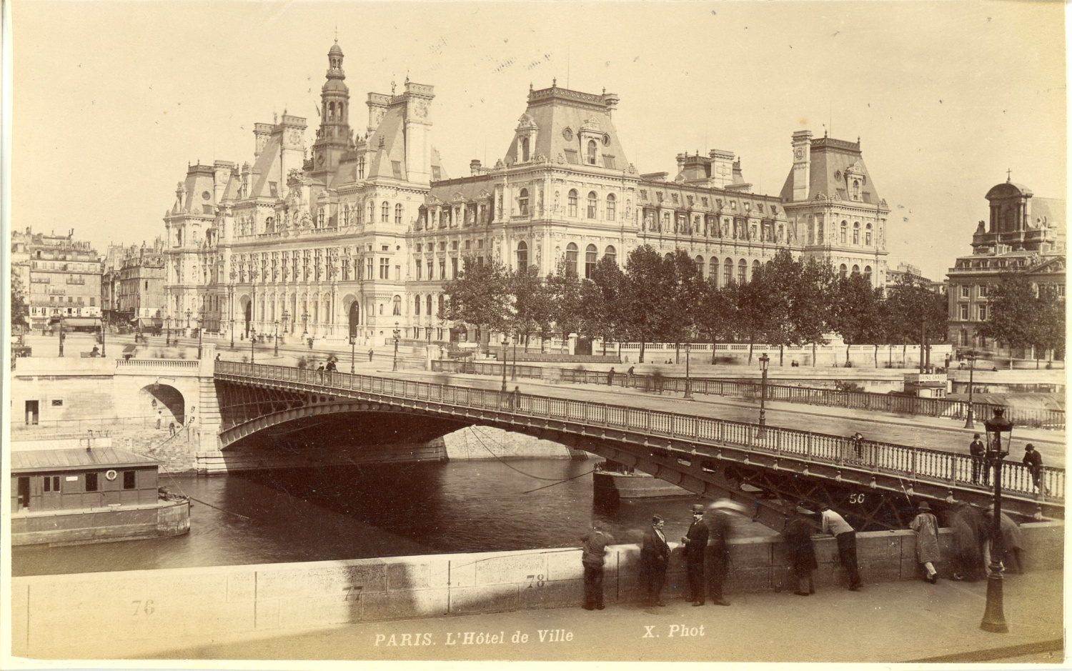 France, Paris, L'Hôtel de Ville by Photographie originale / Original ...