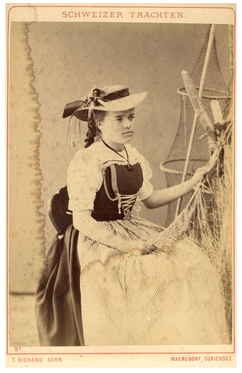 Costume traditionnel suisse femme new arrivals