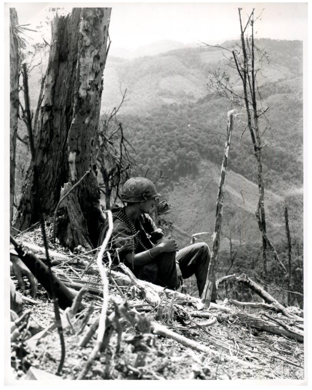Airborne division views South Vietnam's a shau Valley by Photographie originale / Original 