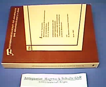 Erwerbschancen und Arbeitsbedingungen der ländlichen Bevölkerung : Ansatzpunkte für beschäftigungspolitische Massnahmen. (= Schriftenreihe der Forschungsgesellschaft für Agrarpolitik und Agrarsoziologie 288). - Lohkamp-Himmighofen, Marlene