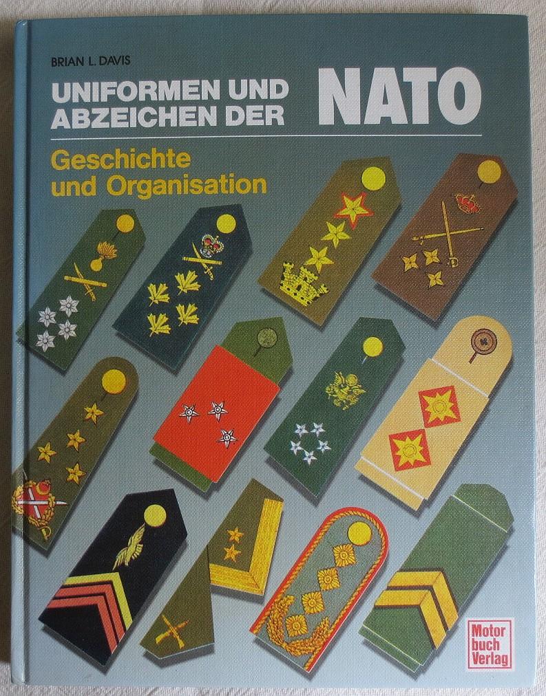 Uniformen und Abzeichen der NATO: Geschichte und Organisation