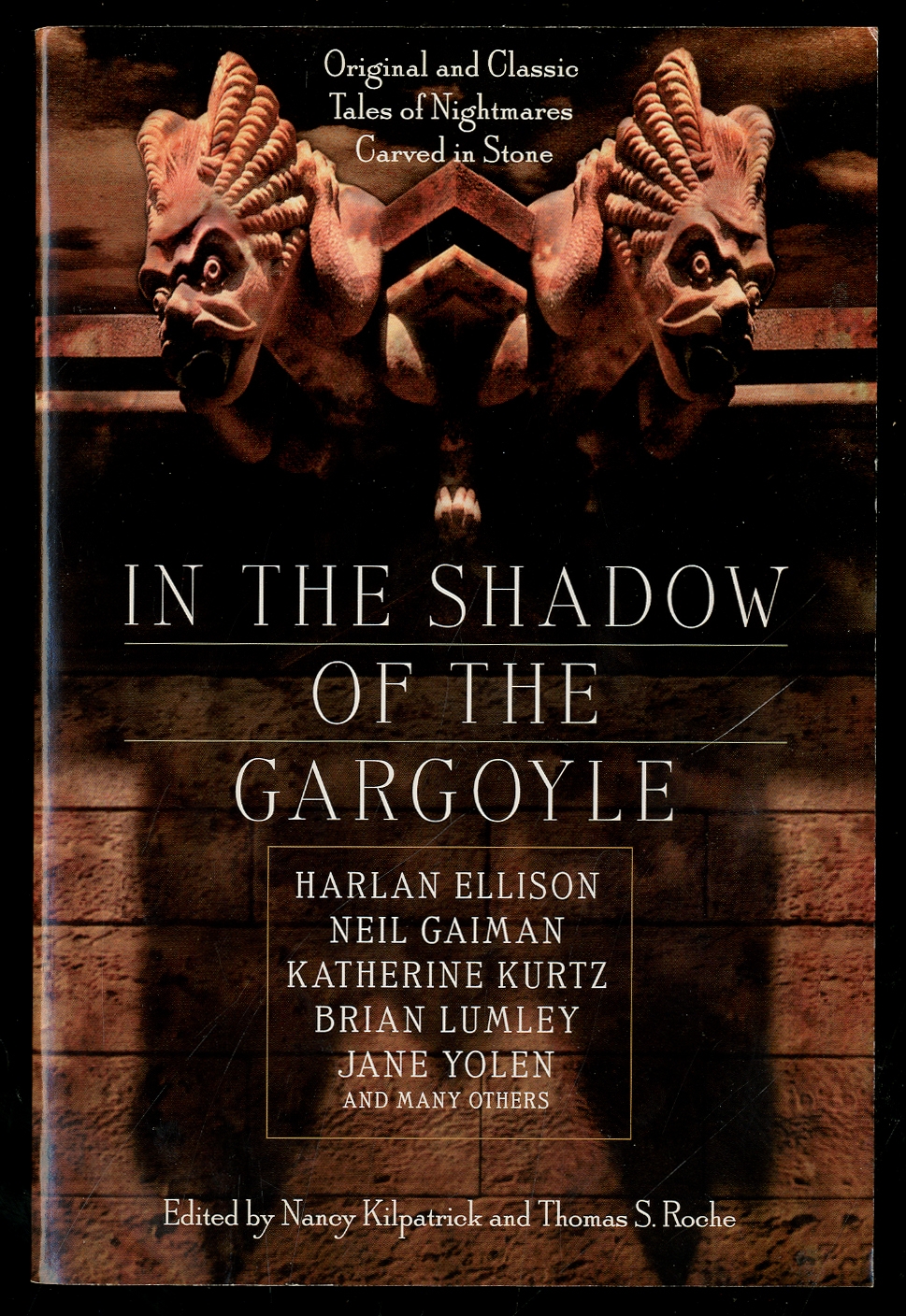 In the Shadow of the Gargoyle - KILPATRICK, Nancy and Thomas S. Roche