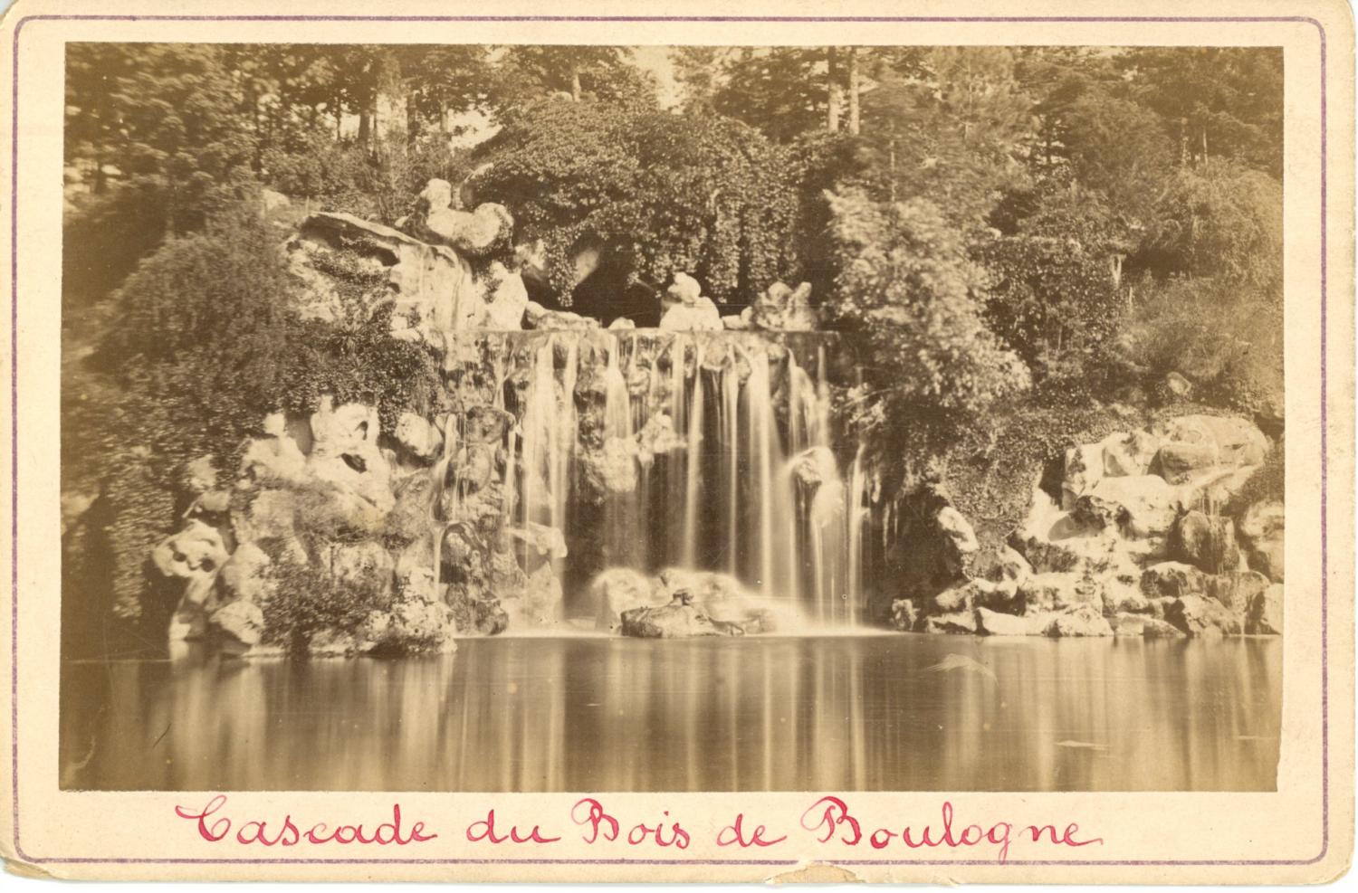 France, Paris, cascade du bois de Boulogne by Photographie originale / Original photograph