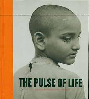 The Pulse of Life: Portraits. Fundación Mapfre Collections. - Gollonet, Carlos, Geoff Dyer, Carlos Martin, Antonio Muñoz Molina (Authors); Laura Suffield (Translator).