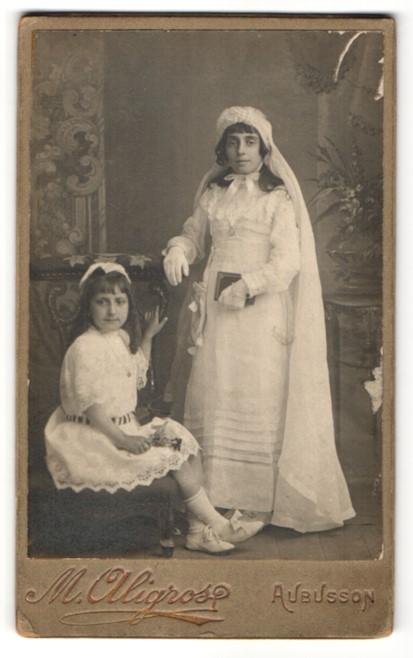 Photo Michel Aligros Aubusson Frau Im Hochzeitskleid Et Fille Avec Des Fleurs Photograph Bartko Reher