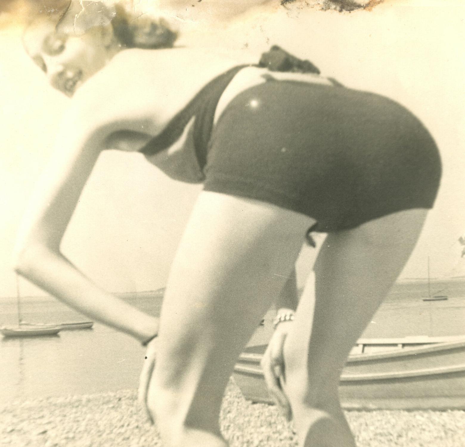 4 x 6 Bathing Beauty 1940s-60s Sepia Butt Repro Risque Pinup Photo Swimsuit 