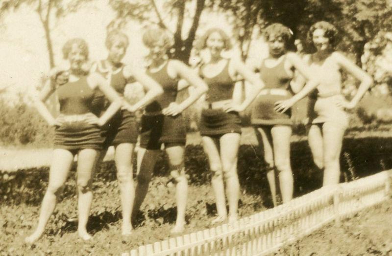 Flapper swimsuit top