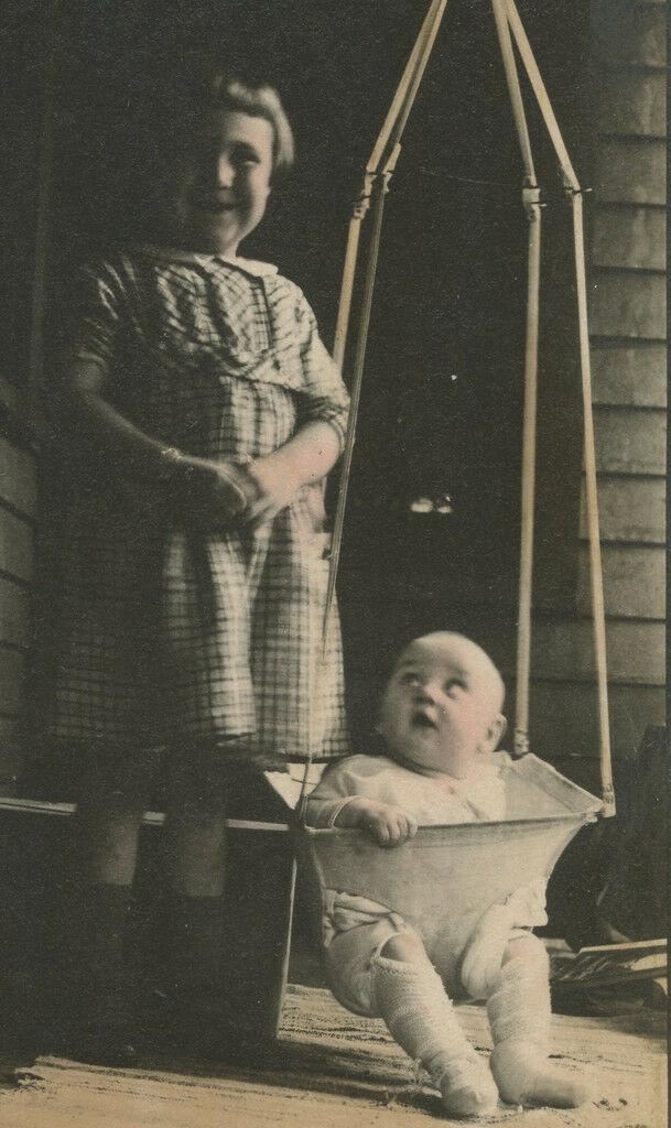 Old time hot sale baby swing