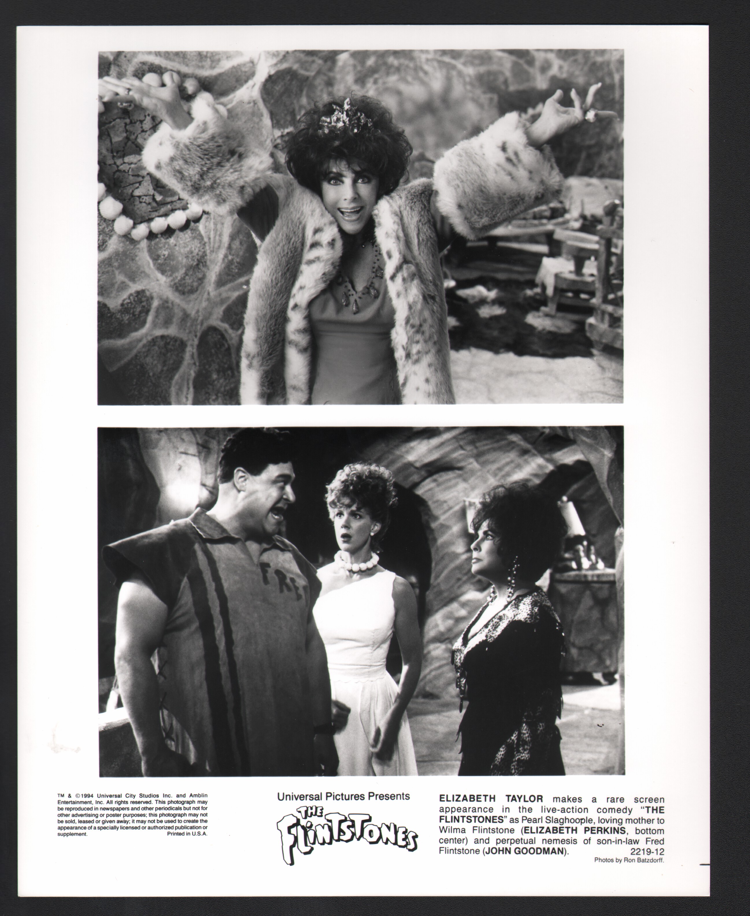 Flintstones Elizabeth Taylor, Elizabeth Perkins, and John GoodmanB&W