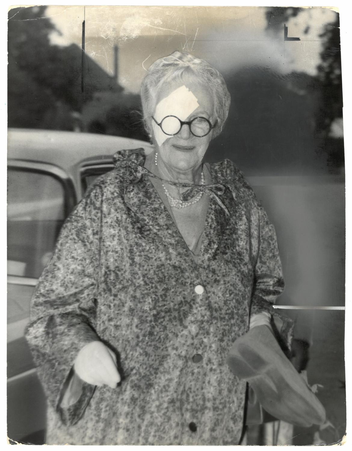 An Original Press Photo Of Lady Clementine Churchill Wearing An Eyepatch Published On 1 September 1959 Photograph 1959 Churchill Book Collector Abaa Ilab Ioba