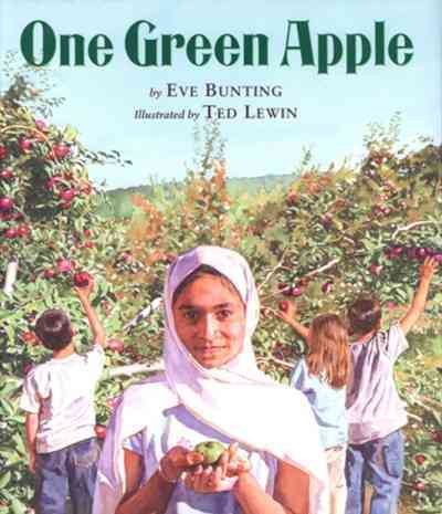 One Green Apple - Bunting, Eve; Lewin, Ted (ILT)