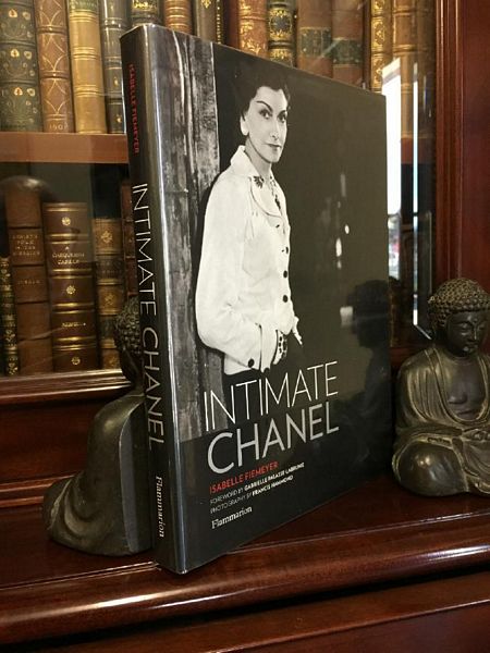 Intimate Chanel. Foreword by Gabrielle Palasse-Labrunie. Photography by Francis by FIEMEYER, ISABELLE. | Time Booksellers