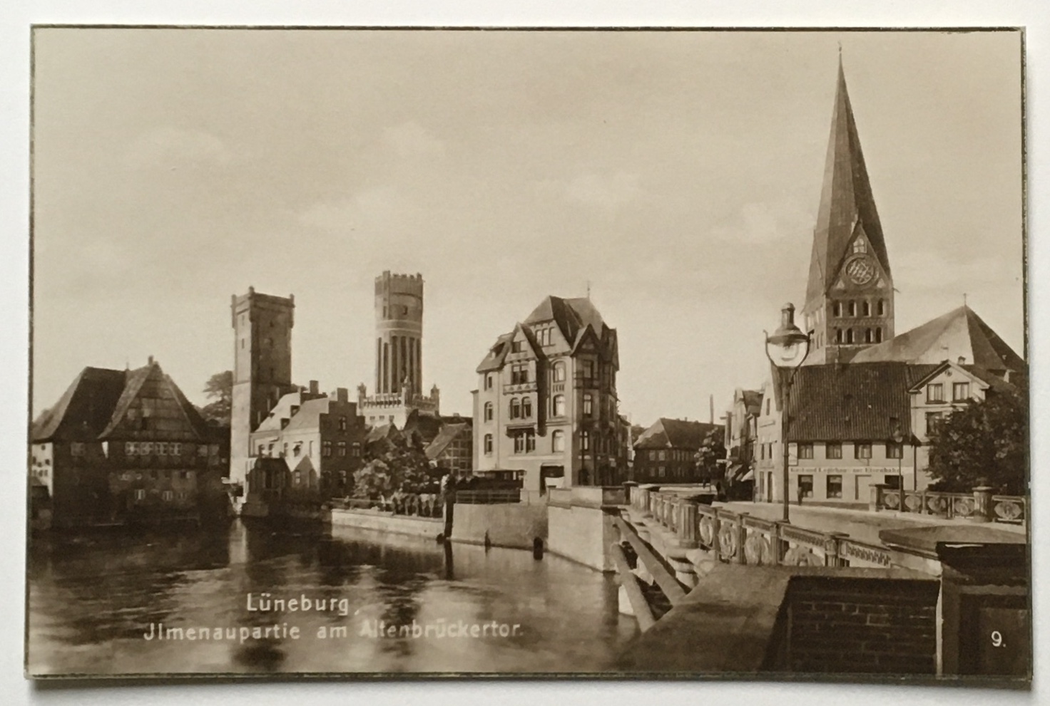 Lüneburg. Ilmenaupartie am Altenbrückertor (Orig.Photographie). by