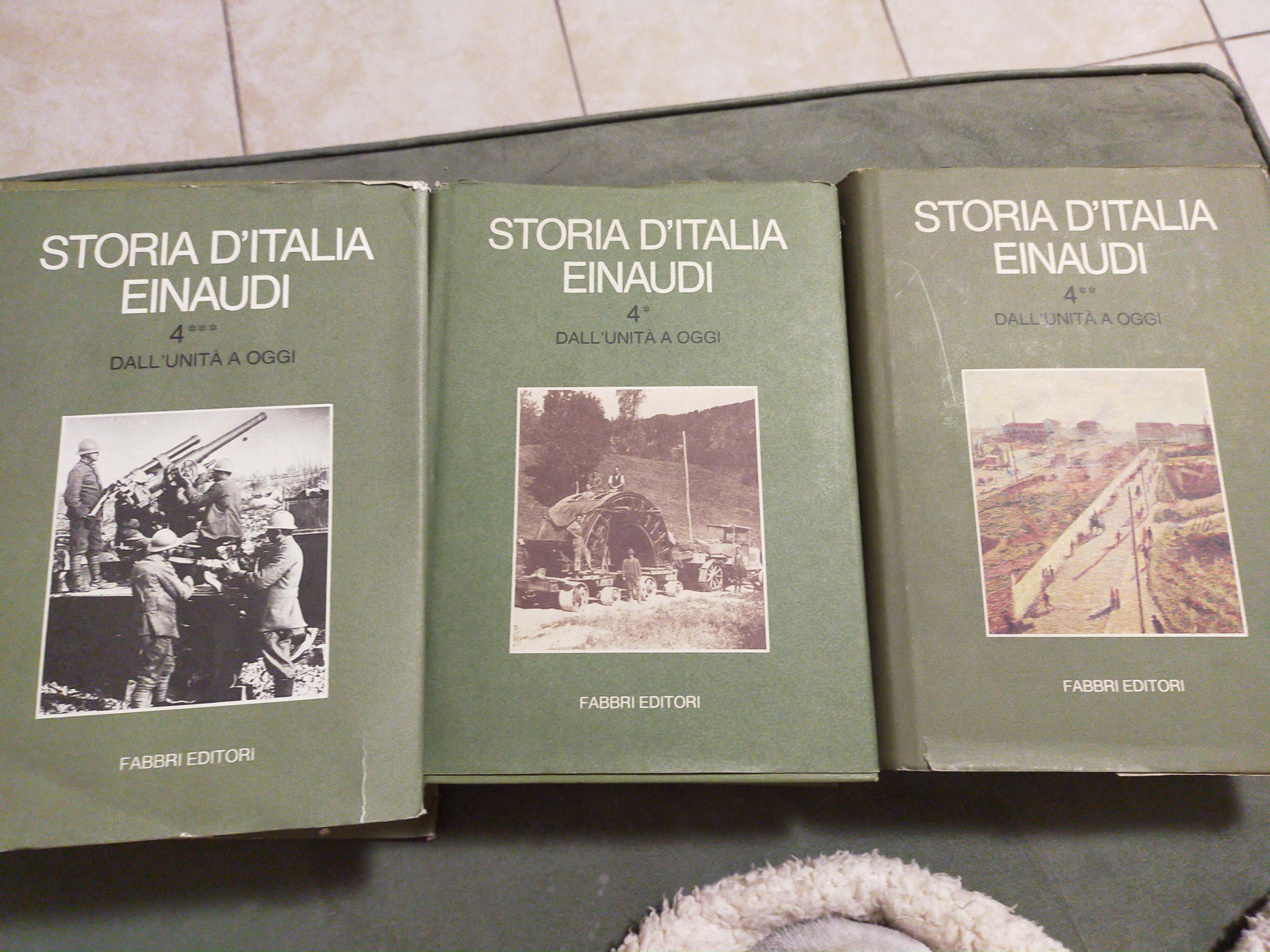 Storia d italia Einaudi 4 vol. 1-2-3 da AA VV: Buono (Good) (1985)