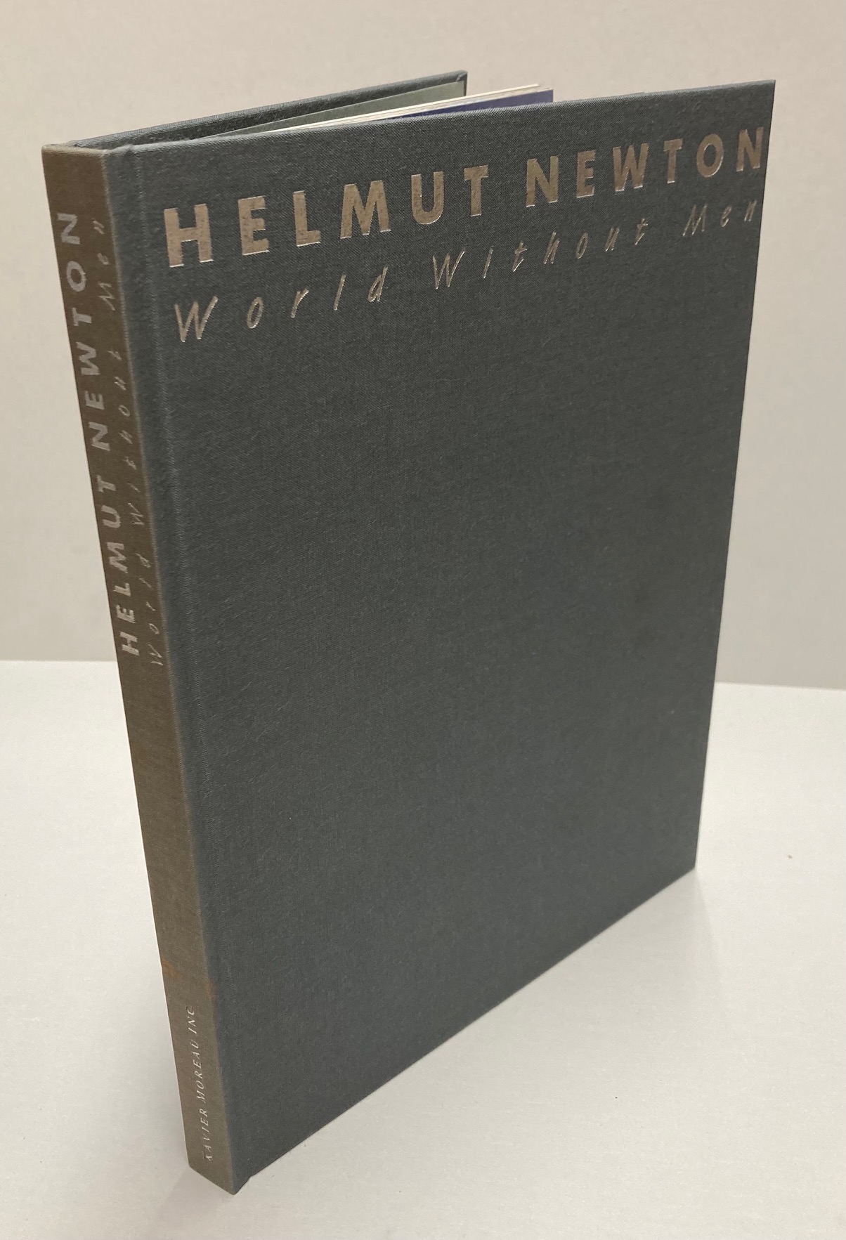[Signé] Helmut Newton: World Without Men NEWTON, Helmut [Bon] [Couverture rigide]