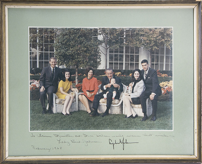 Johnson, Lyndon B.: Johnson with family - Students