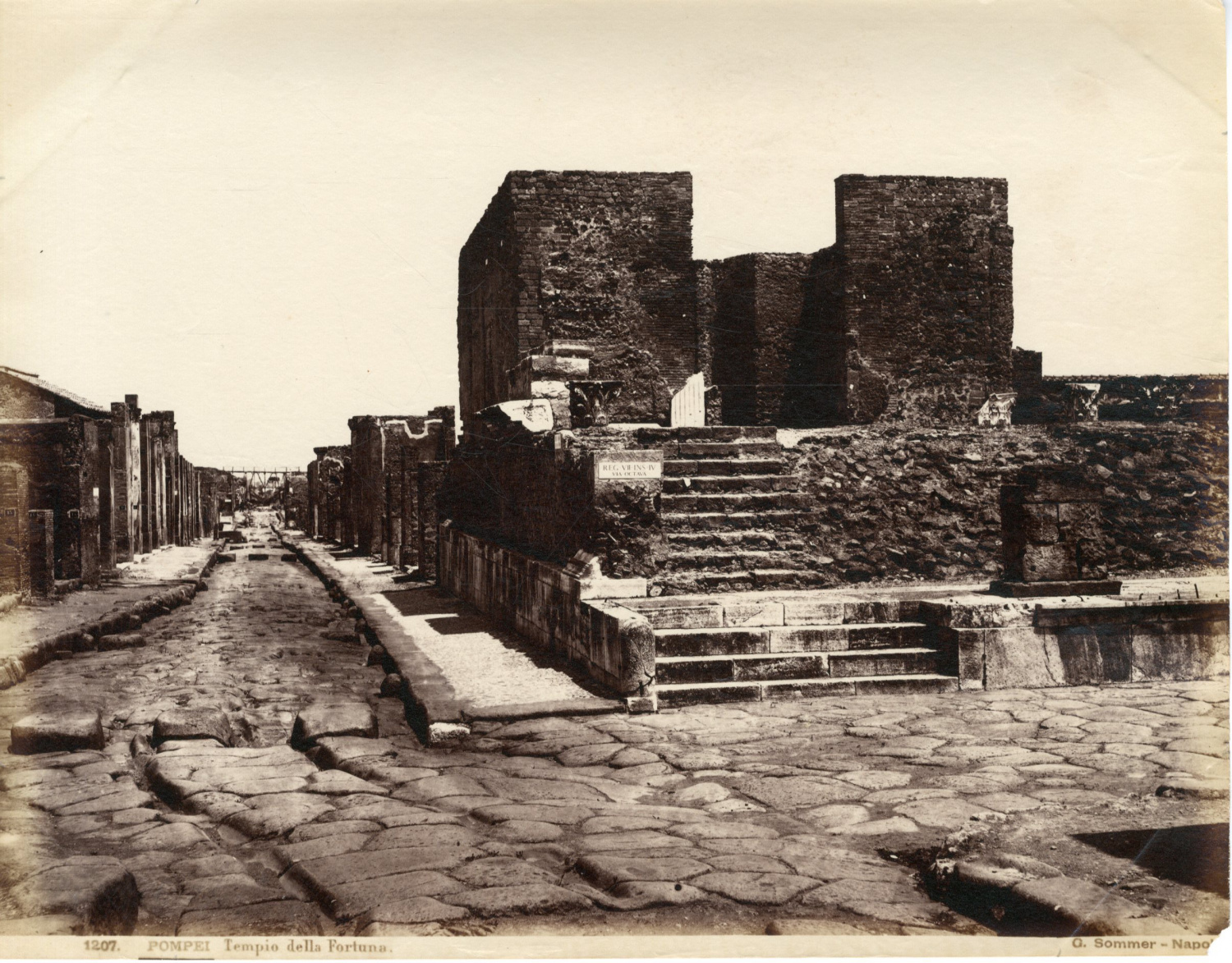 Italie Pompei Tirage al Sommer Tempio della Fortuna Vintage albumen print 