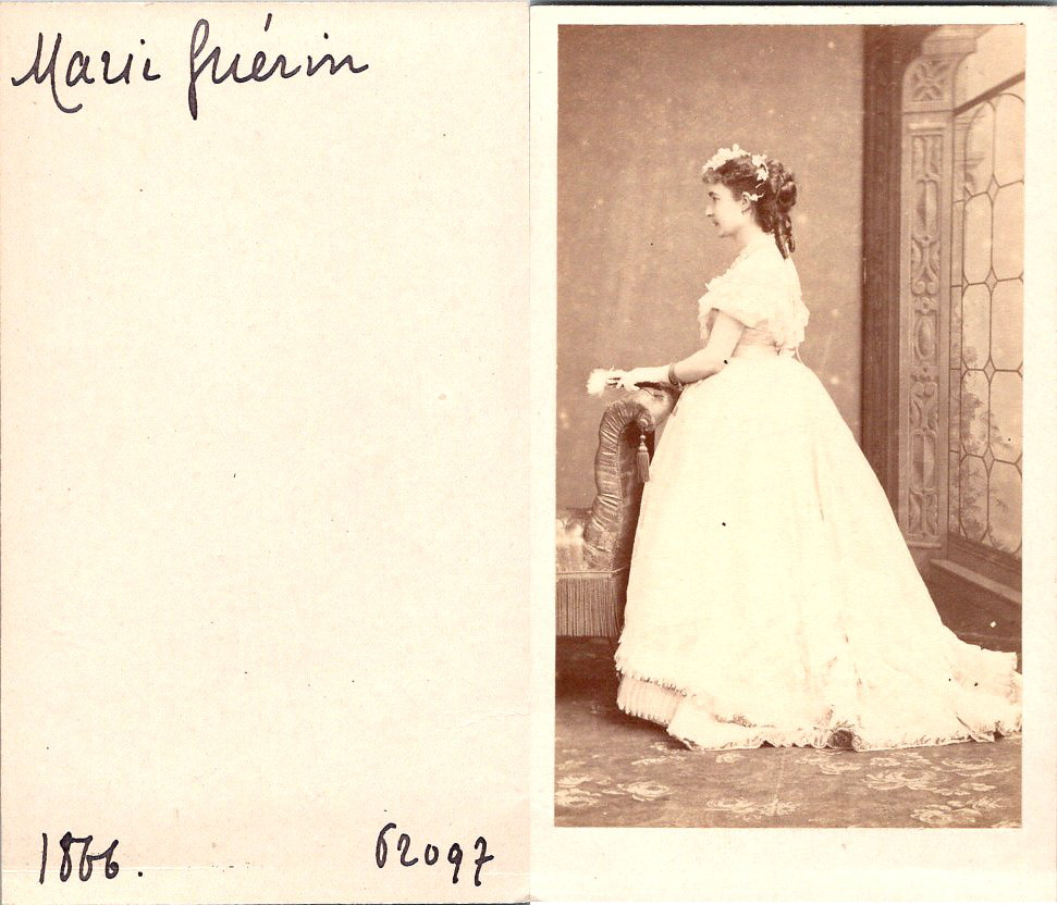 Actrice Théâtre, La comédienne Marie Guérin en robe de soirée décolletée Photographie originale / Original photograph [ ] [Hardcover]