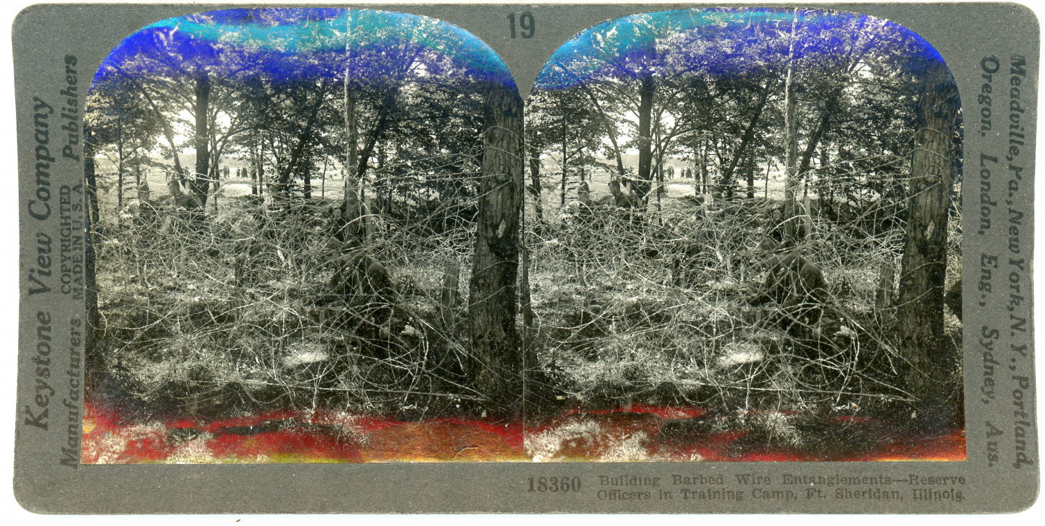 Stereo, Keystone View Company, Building Barbed Wire Entanglements, Reserve Officers in Training Camp, FT. Sheridan, Illinois Photographie originale /