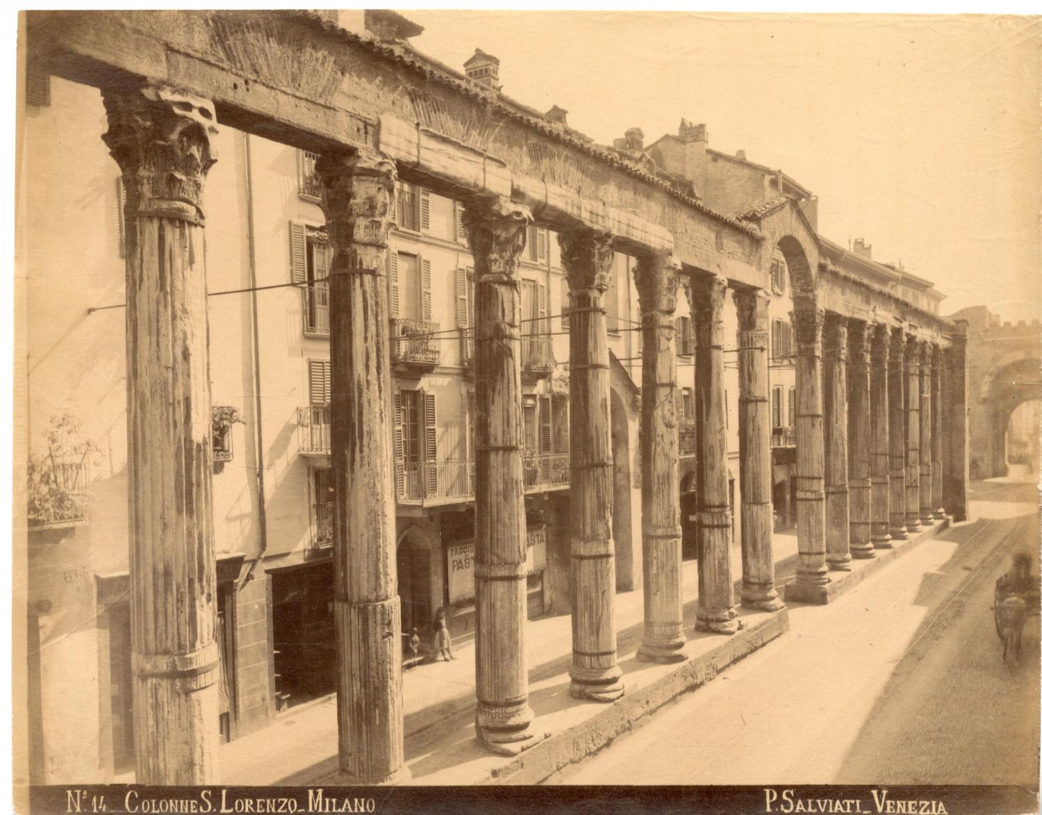 Italia, Milano, Colonne S. Lorenzo, P. Salviati by Photographie