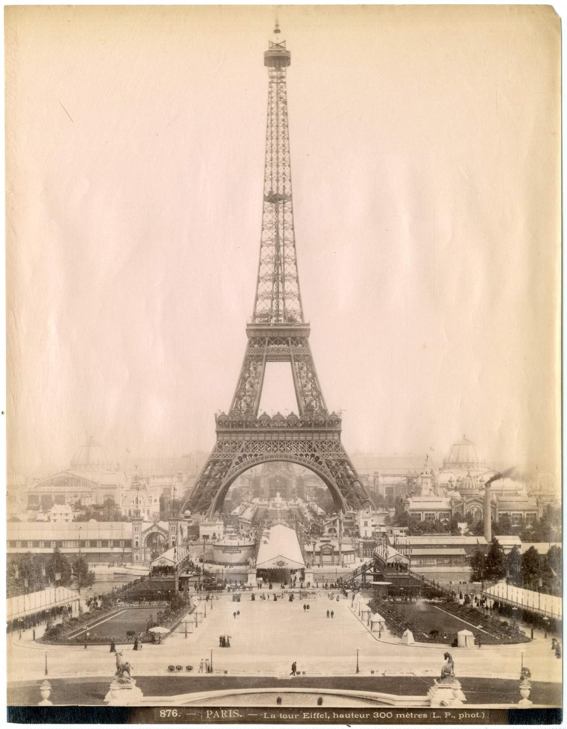 France, Paris, La Tour Eiffel hauteur 300 mètres, L.P.Phot by ...