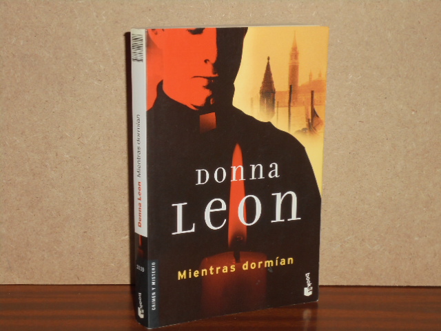 MIENTRAS DORMÍAN - Leon, Donna